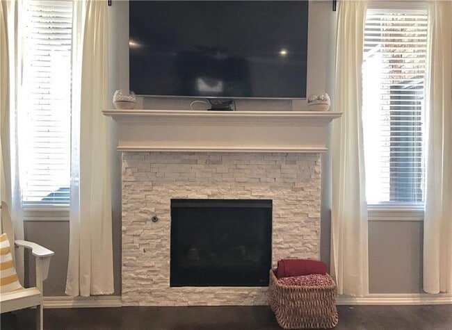 Building Photo - 3317 Lakeshire Ridge Way