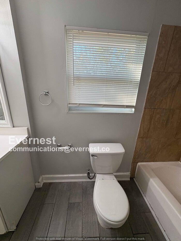 Building Photo - 193 W Canterbury Dr