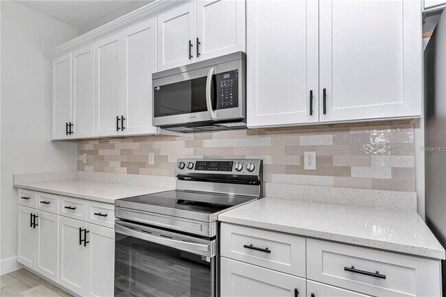 Building Photo - 586 Marion Oaks Trail