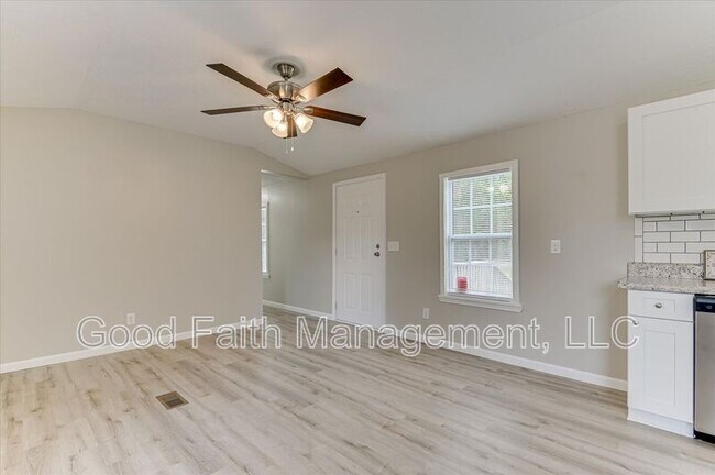 Building Photo - 2056 Louisa Rd