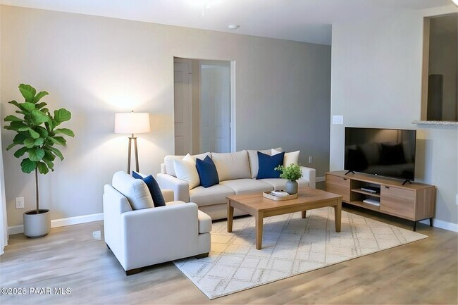 Building Photo - 3133 N Yavapai Rd E