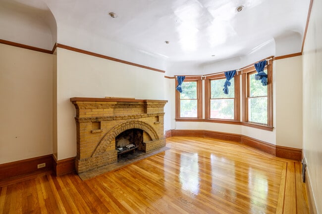 Building Photo - 2840 Bryant St