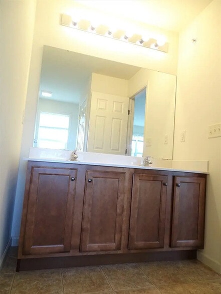 Building Photo - 185 Linda Sue Ln