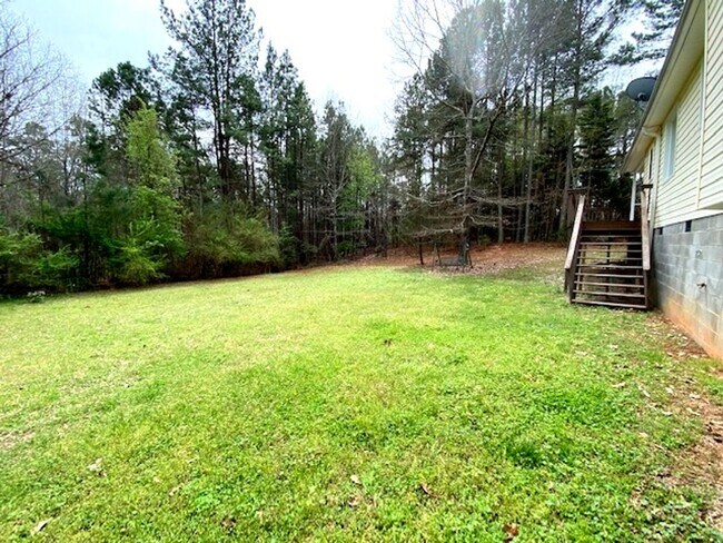 Building Photo - Great Neighborhood close to the Equestrian...