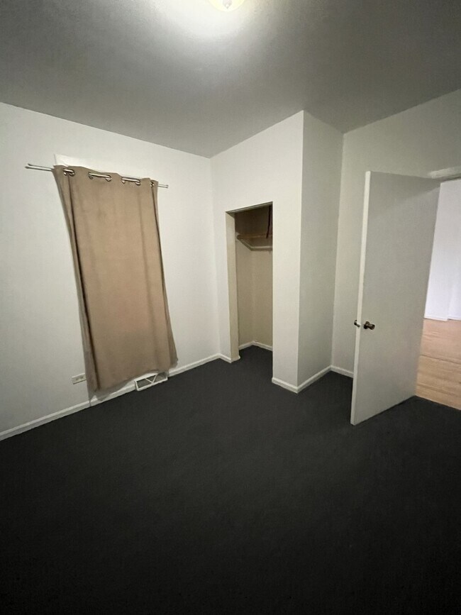 Building Photo - 13841 Forest Ave