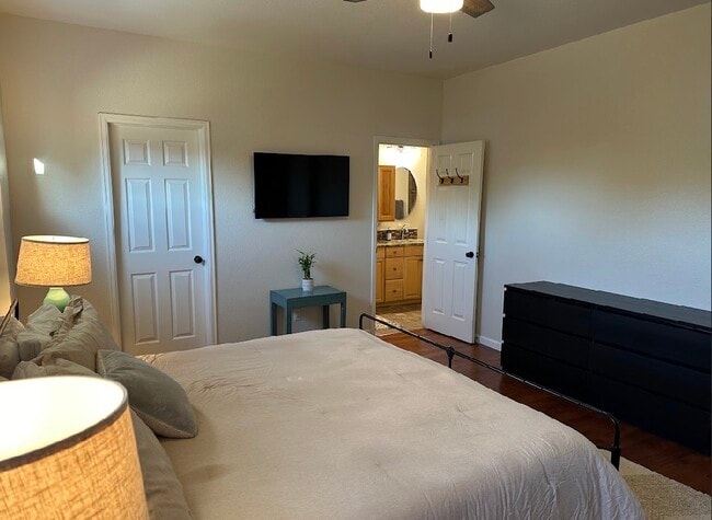 Building Photo - 8554 W 48th Pl