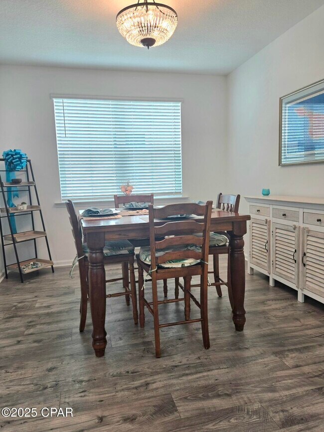 Building Photo - 8958 Parrot Pl