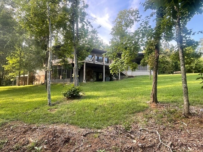 Building Photo - Serene Setting 3 BR/3 BA in LC