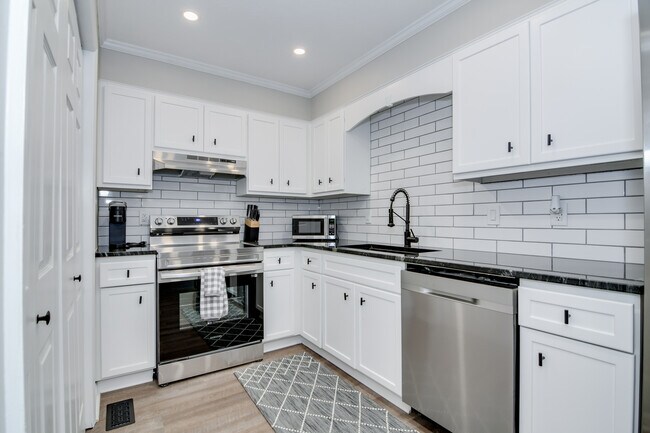 Building Photo - 4227 Waylon Dr