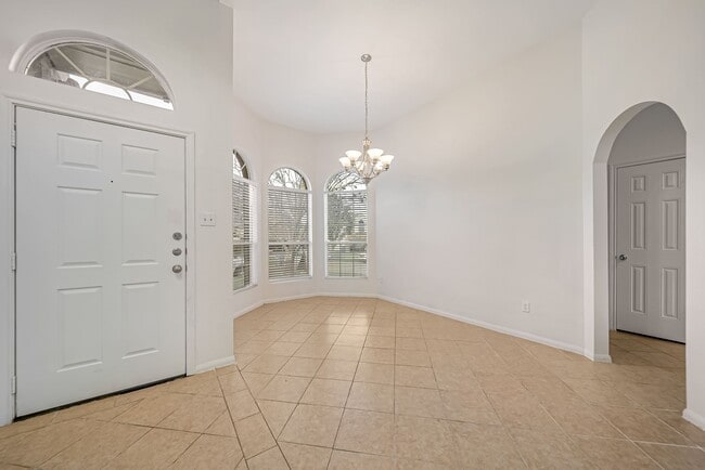 Building Photo - 18439 Sunrise Oaks Ct