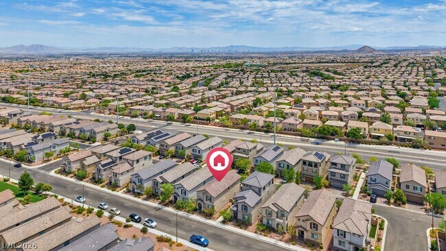 Building Photo - 10661 Sariah Skye Ave