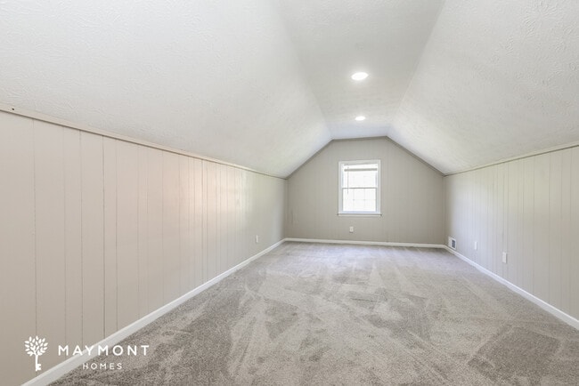 Building Photo - 535 Westbridge Dr