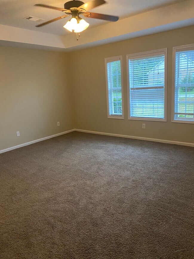 Building Photo - 3 Bedroom 2 Bath Home in Valley View