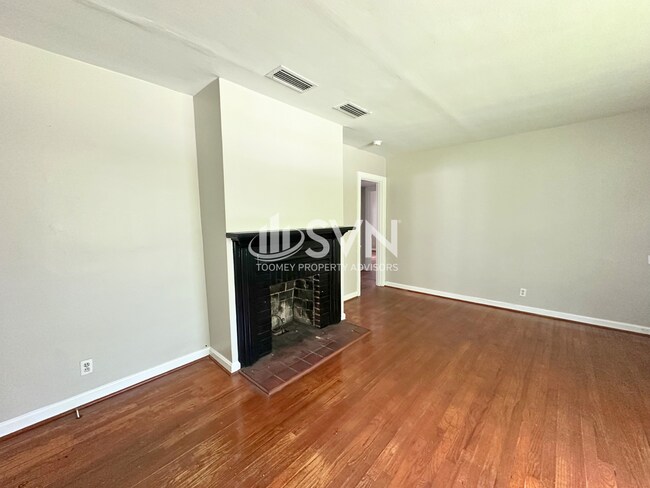 Building Photo - 4823 Auburn Dr N