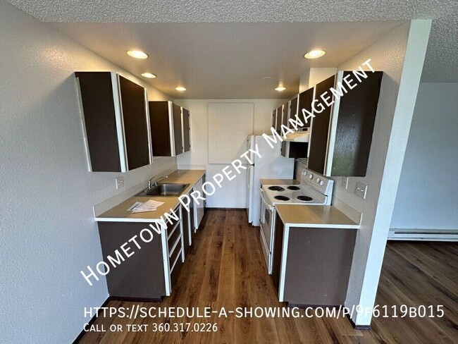 Building Photo - 335 Dennis St SE