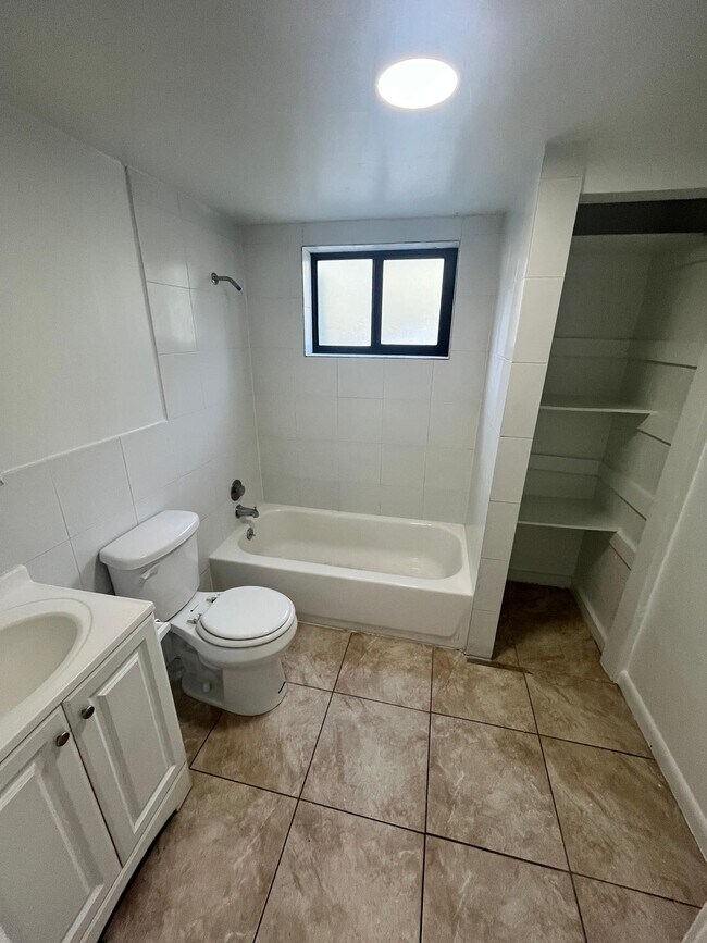 Building Photo - WEJ 13550 LLC - 18257