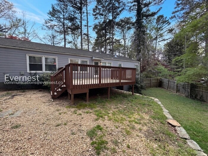 Building Photo - 1345 Twin Oaks Cir SE