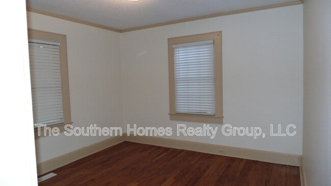 Building Photo - 1102 Dodson St