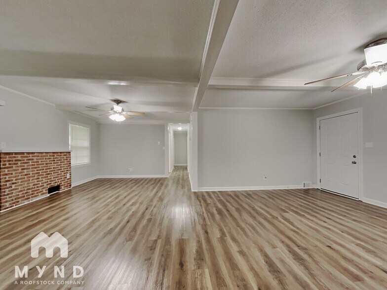 Building Photo - 1439 Sherwood Dr