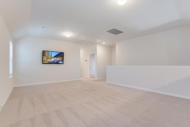 Building Photo - 168 Kings Cyn Dr