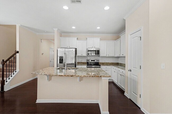 Building Photo - 108 Bella Pl