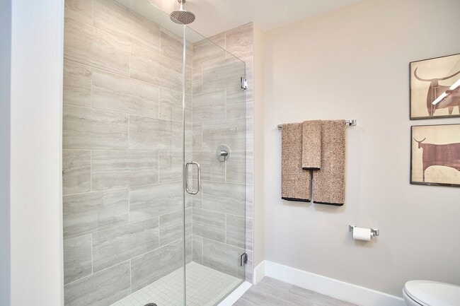 Building Photo - Condo in the Heart of Downtown Durham | Private Terrace + Amenities