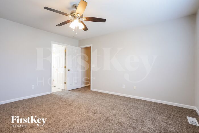 Building Photo - 5952 Bluestem Cir