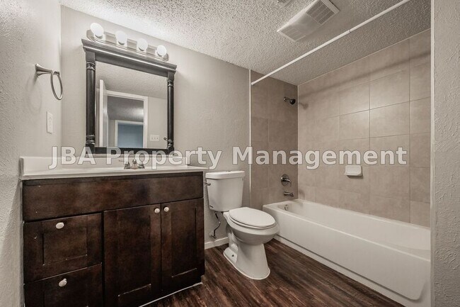 Building Photo - 1770 Farleigh Ct
