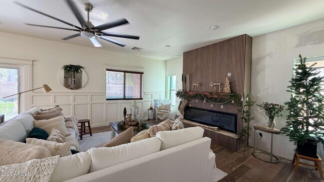 Building Photo - 45105 W Horse Mesa Rd