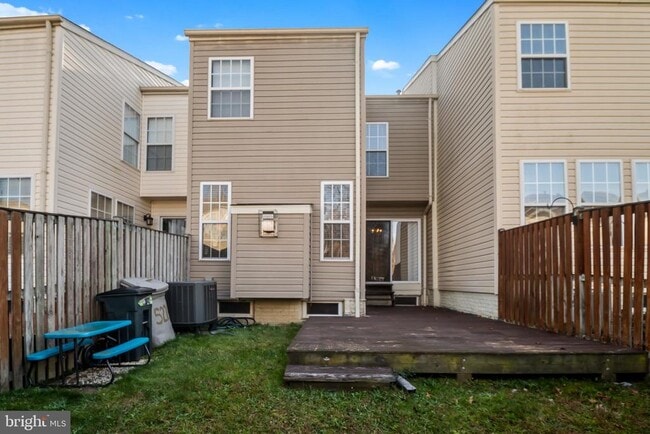 Building Photo - 5224 Leavers Ct