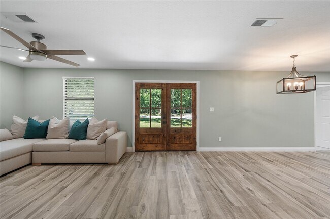 Building Photo - 4884 Holly Ln W