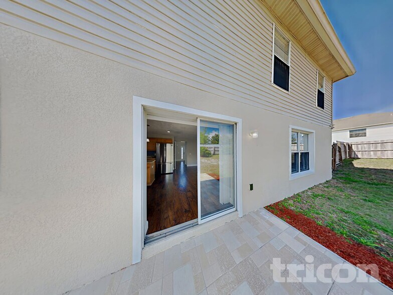 Building Photo - 13561 Linden Dr