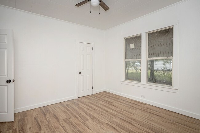 Building Photo - Freshly Renovated Rental Property!