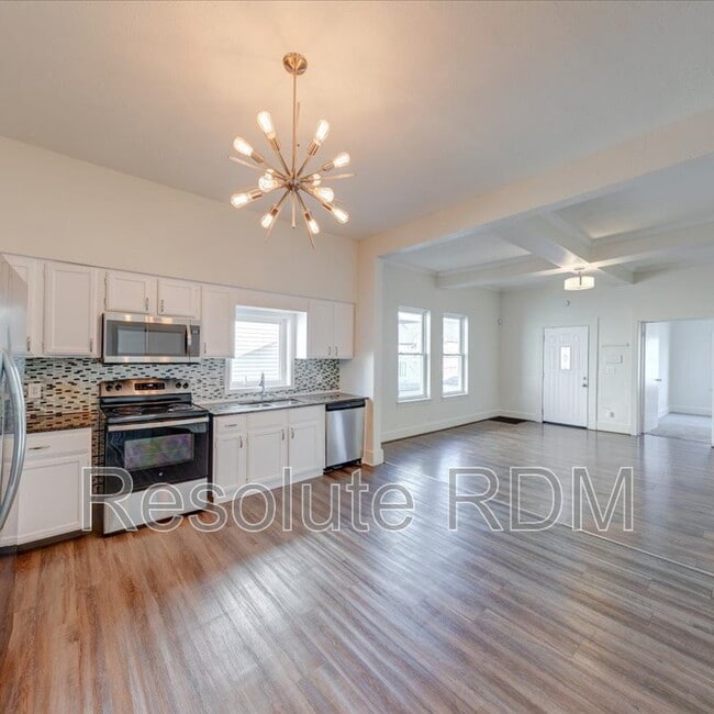 Building Photo - 1154 Villa Ave