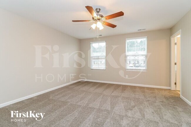 Building Photo - 180 Fieldspar Ln