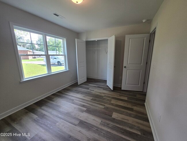 Building Photo - 408 Sam Millis Dr