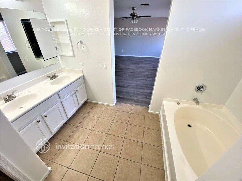 Building Photo - 2207 N 92nd Glen