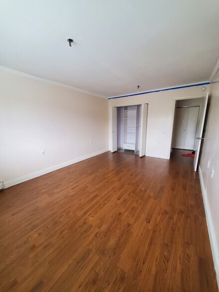 Building Photo - 51 Schuyler Ave