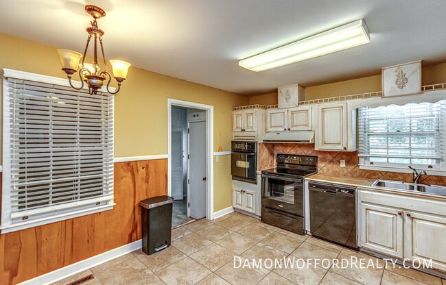 Building Photo - 1431 Brecon Dr