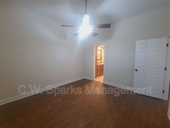 Building Photo - 3025 Westforest Dr