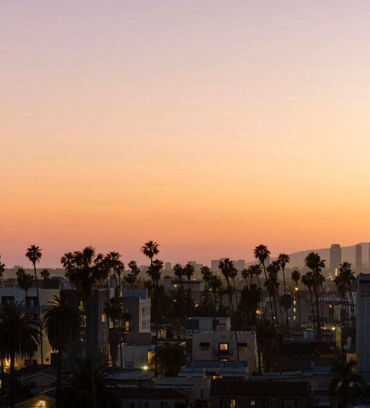 Building Photo - 904 S New Hampshire Ave