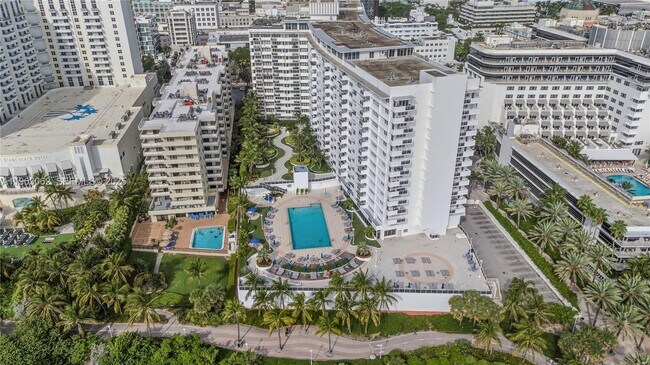 Building Photo - 100 Lincoln Rd