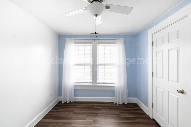 Building Photo - 2901 N Talbott St