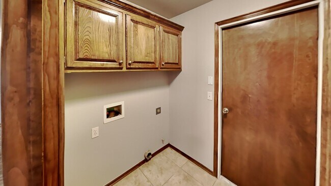 Building Photo - 3 Bedroom 2 Bath   - Edmond Schools