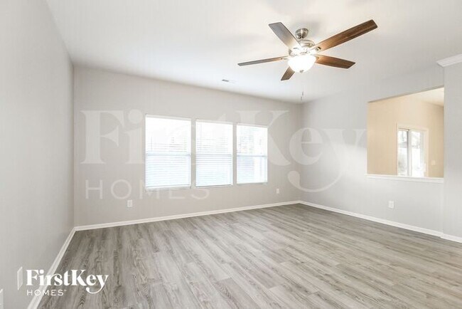 Building Photo - 441 Quick Silver Dr