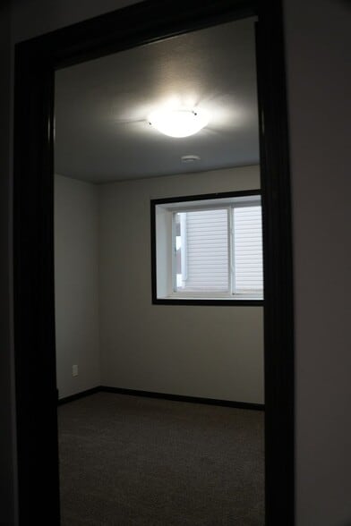 Building Photo - 6040 Kodiak Ln