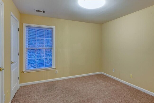 Building Photo - 1429 Oglethorpe Dr