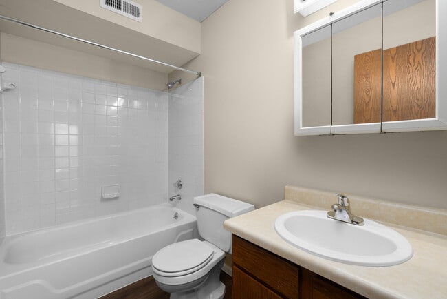 Deerfield Apartments | 2 Bedroom Traditional Style | Bathroom Interior - Deerfield Apartments