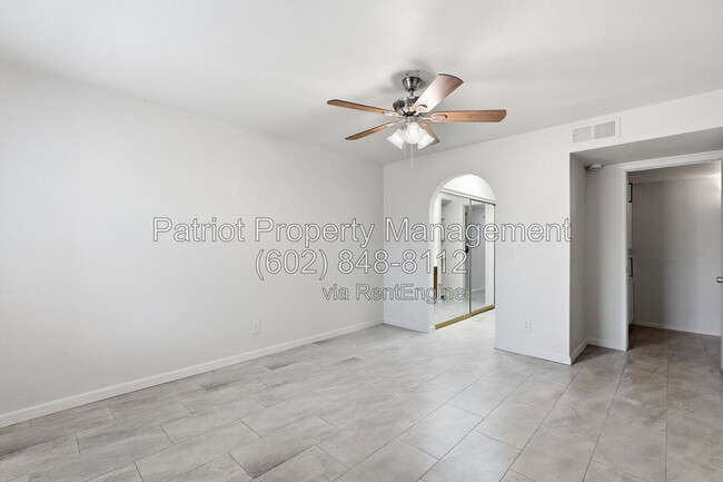 Building Photo - 839 S Westwood