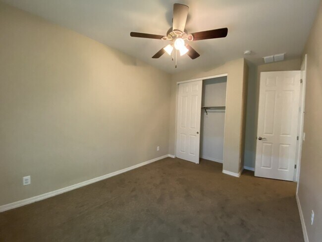 Building Photo - 3726 E Angstead Dr